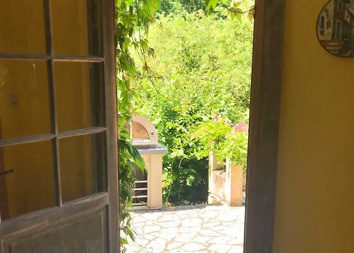 Maison La Mouline بيت للعطل *